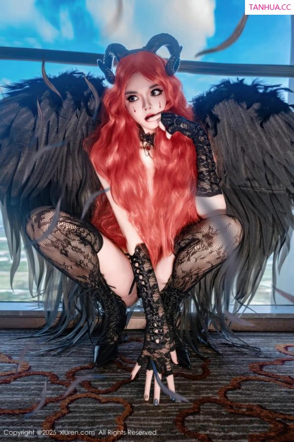 伊丽莎有点白  [XiuRen]高清写真图 2025.11.17 No.10994 伊丽莎有点白 蕾丝情趣内衣第2张图片